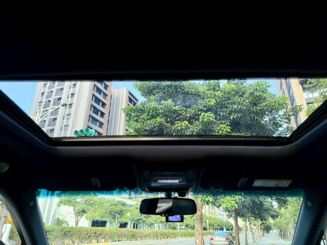 25周年特仕版 黑天棚 抬顯 NAVI 天窗  第7張相片