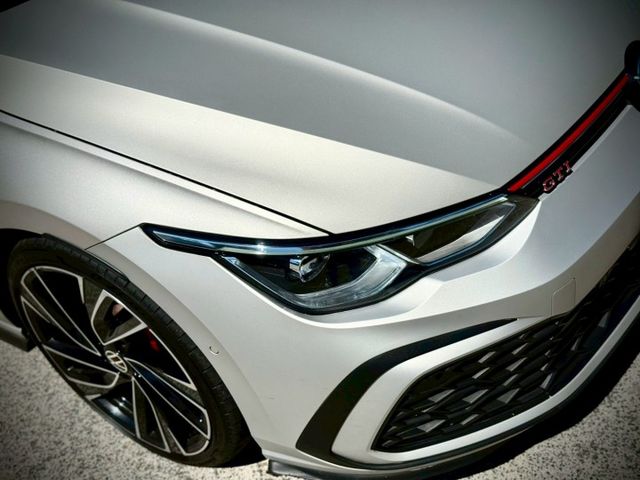 首發版 僅跑4萬 消光銀 冷熱通風椅 賽車椅 全景天窗  第3張相片