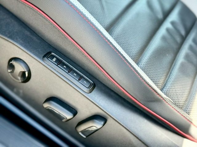 首發版 僅跑4萬 消光銀 冷熱通風椅 賽車椅 全景天窗  第10張相片