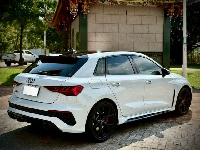 性能鋼砲 麂皮方向盤 跑排 B&O音響 全景 ACC  第2張相片