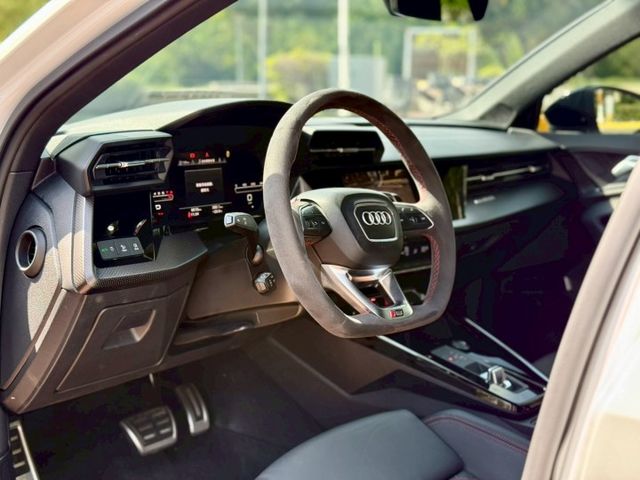 性能鋼砲 麂皮方向盤 跑排 B&O音響 全景 ACC  第5張相片