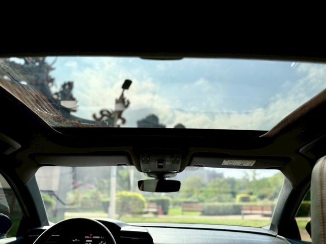 性能鋼砲 麂皮方向盤 跑排 B&O音響 全景 ACC  第7張相片