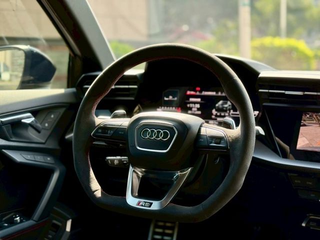 性能鋼砲 麂皮方向盤 跑排 B&O音響 全景 ACC  第9張相片