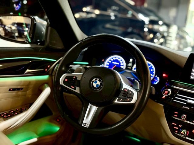 總代 M版 5AS 抬顯 電吸門 雙前座電動椅 記憶裝置 360  第7張相片