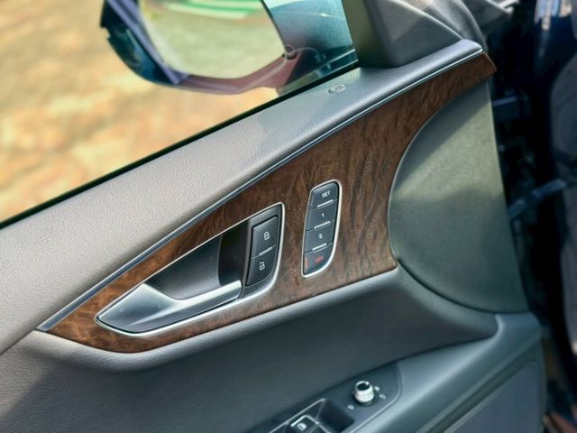 市場稀有 絕美轎跑 QUATTRO RS7前後包 排氣閥門  第11張相片