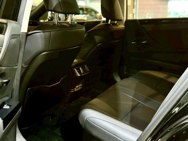 豪華版 ACC 盲點 車維 車偏 天窗 電動椅 加熱椅  第7張相片