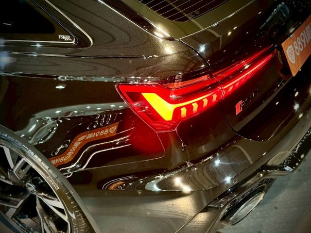 24年式 Performance 選配 黑化套件 高階B&O  第4張相片