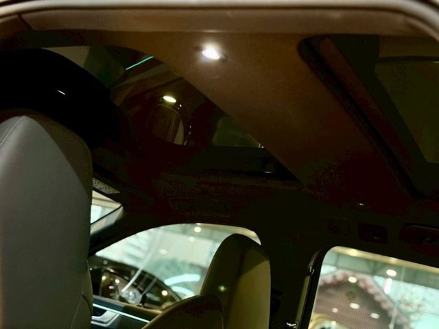 24年式 Performance 選配 黑化套件 高階B&O  第5張相片