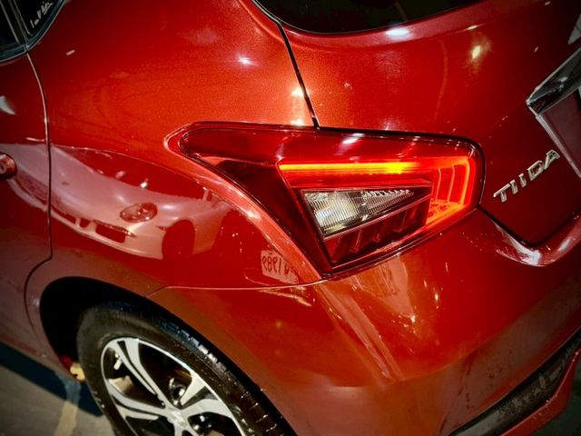 小改款 iTiida 旗艦版 恆溫 免鑰 摸門 抬顯 定速  第4張相片