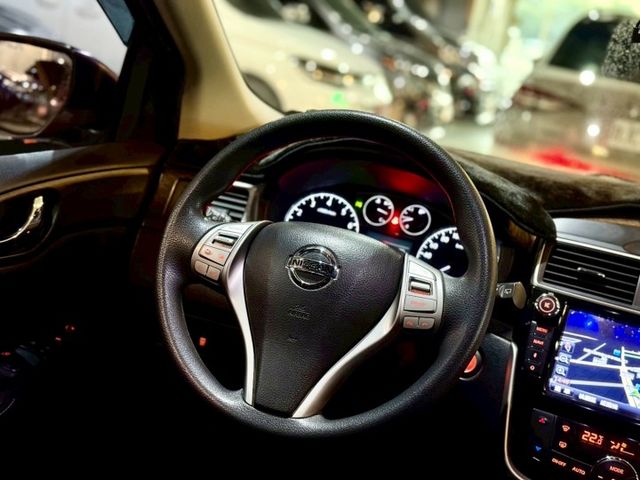 小改款 iTiida 旗艦版 恆溫 免鑰 摸門 抬顯 定速  第9張相片