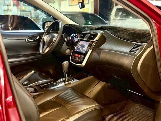 小改款 iTiida 旗艦版 恆溫 免鑰 摸門 抬顯 定速  第11張相片