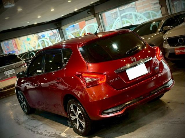 小改款 iTiida 旗艦版 恆溫 免鑰 摸門 抬顯 定速  第13張相片