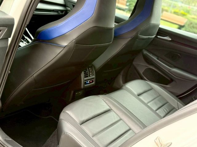 24年式 抬顯 H/K音響 選配Oettinger尾翼 黑化套件  第8張相片