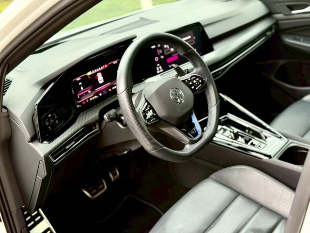 24年式 抬顯 H/K音響 選配Oettinger尾翼 黑化套件  第9張相片