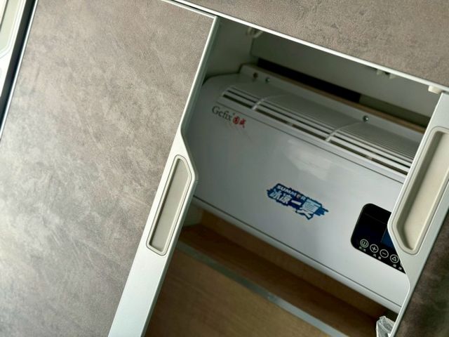 加州號 Ocean 駐冷 側邊紗門 防盜窗 側邊帳LED燈 油門加速器  第8張相片