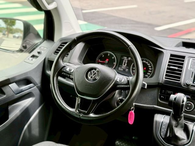 短軸 Multivan 旋轉椅 後座餐桌  第8張相片