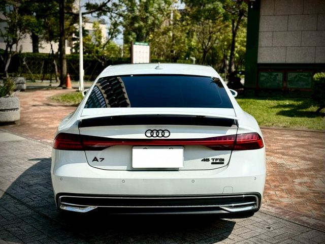 市場稀有 ACC 原廠保固中 改裝RS方向盤 B&O高音 環艙氣氛燈  第3張相片