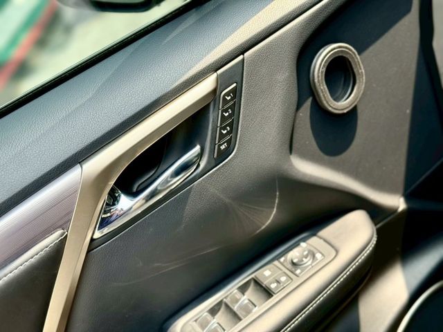 21年式 F版 ML音響 全景天窗 360環景 通風椅 抬顯  第10張相片