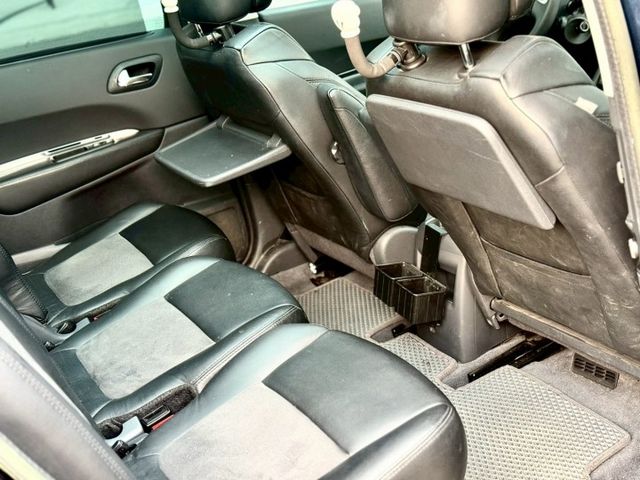 市場稀有 Premium Pack版本 全景天窗 7人座  第6張相片