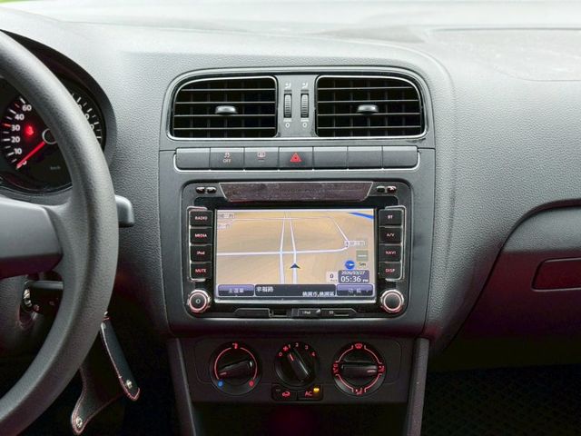 1.4西班牙進口 一手車 全原廠保養  第10張相片