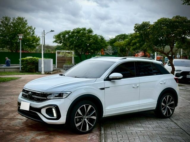 原廠保固中 R LINE 全景 電動椅 加熱椅 自動停車  第1張相片