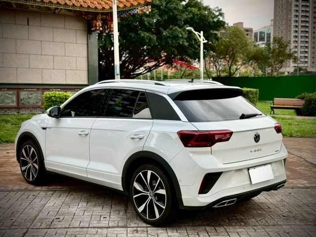 原廠保固中 R LINE 全景 電動椅 加熱椅 自動停車  第2張相片