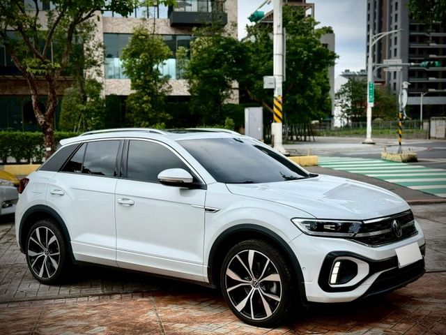 原廠保固中 R LINE 全景 電動椅 加熱椅 自動停車  第5張相片