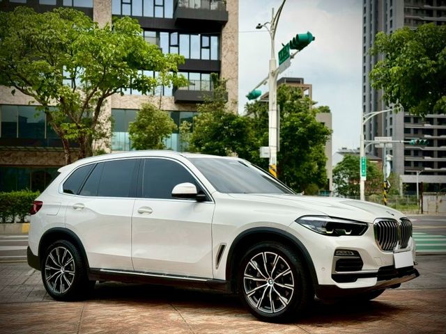 旗艦版 水晶排檔頭 M版鋁圈 360環景 5AU 無線car play  第5張相片