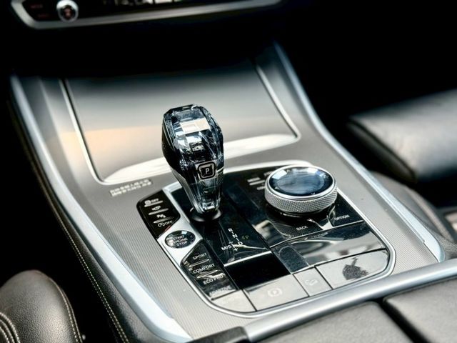 旗艦版 水晶排檔頭 M版鋁圈 360環景 5AU 無線car play  第14張相片