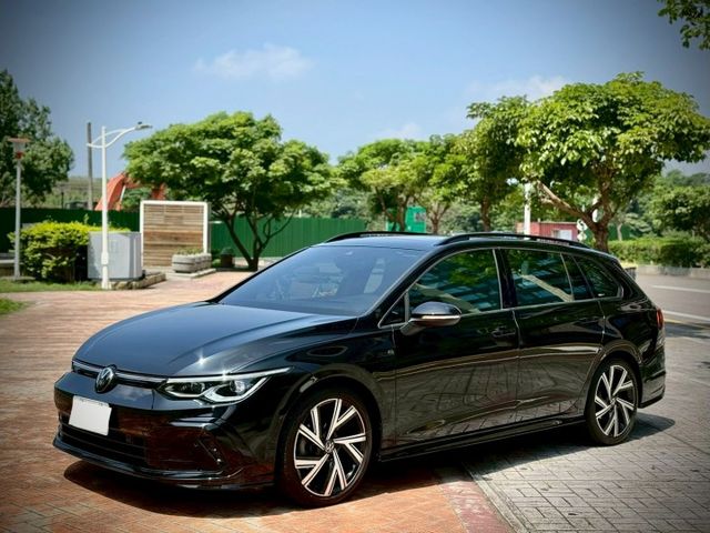 旅行車 H/K音響 抬顯 全景天窗 自動停車 矩陣頭燈  第1張相片