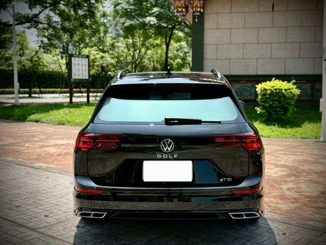 旅行車 H/K音響 抬顯 全景天窗 自動停車 矩陣頭燈  第3張相片