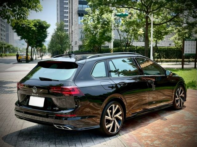 旅行車 H/K音響 抬顯 全景天窗 自動停車 矩陣頭燈  第4張相片