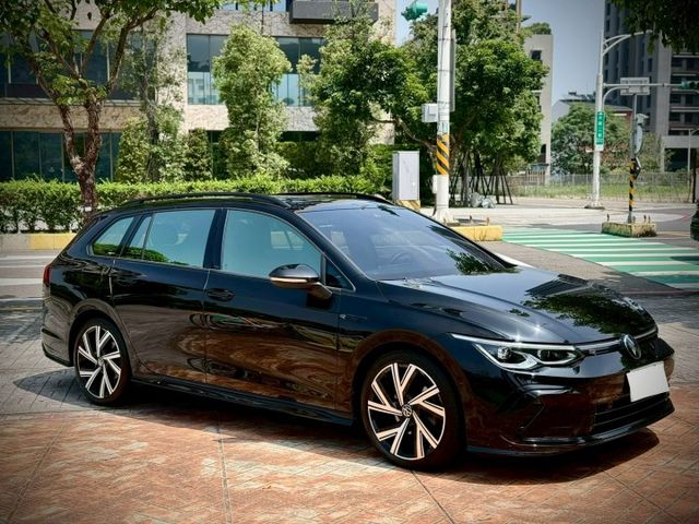 旅行車 H/K音響 抬顯 全景天窗 自動停車 矩陣頭燈  第5張相片