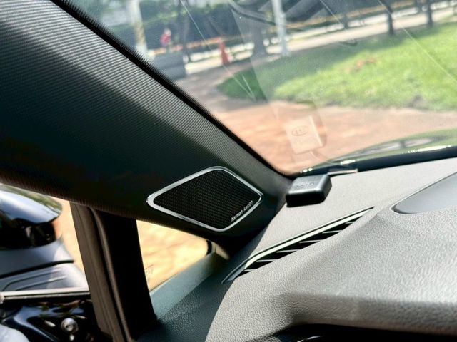 旅行車 H/K音響 抬顯 全景天窗 自動停車 矩陣頭燈  第10張相片