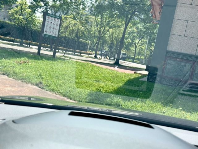 旅行車 H/K音響 抬顯 全景天窗 自動停車 矩陣頭燈  第11張相片