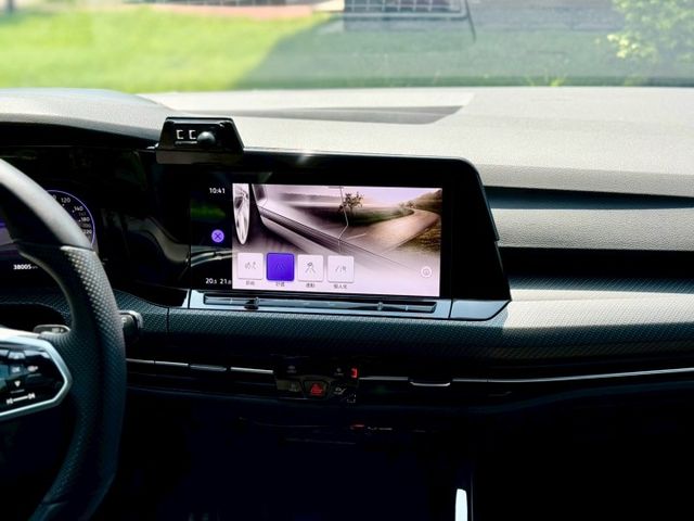 旅行車 H/K音響 抬顯 全景天窗 自動停車 矩陣頭燈  第13張相片