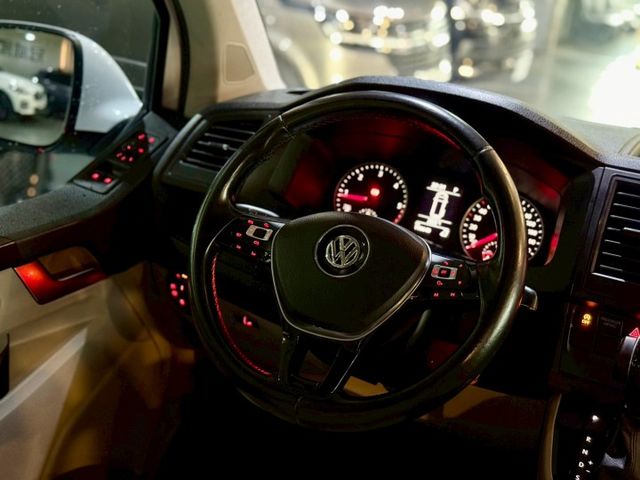 市場稀有 長軸 204P 四排椅 定速 快撥 安卓機 後排影音  第9張相片