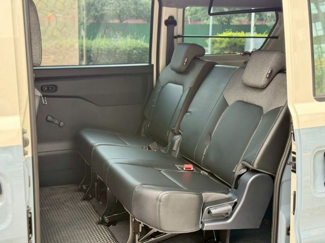 雙色特仕版 ACC 新車含選73萬 電動側踏板 安卓機 360環景  第7張相片
