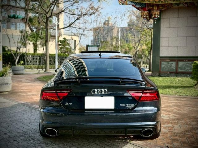 市場稀有 絕美轎跑 QUATTRO RS7前後包 排氣閥門  第14張相片