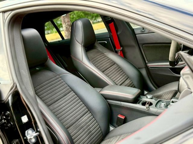 AMG 45 小改款 381P 全景天窗 盲點 蘋果樹排檔頭  第6張相片