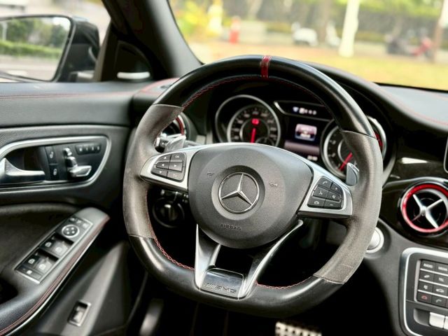 AMG 45 小改款 381P 全景天窗 盲點 蘋果樹排檔頭  第11張相片