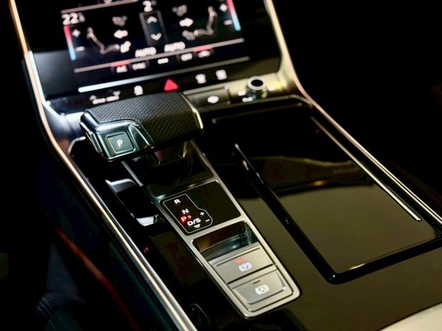 市場稀有 Quattro S Line LV2跟車 車道維持 Audi 公路套件  第13張相片