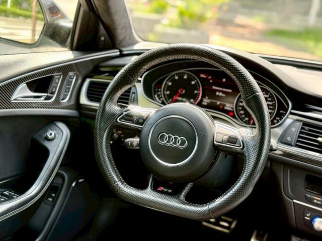 日規RS6 選配ACC 四座加熱椅 全景天窗 盲點 賽車椅  第11張相片