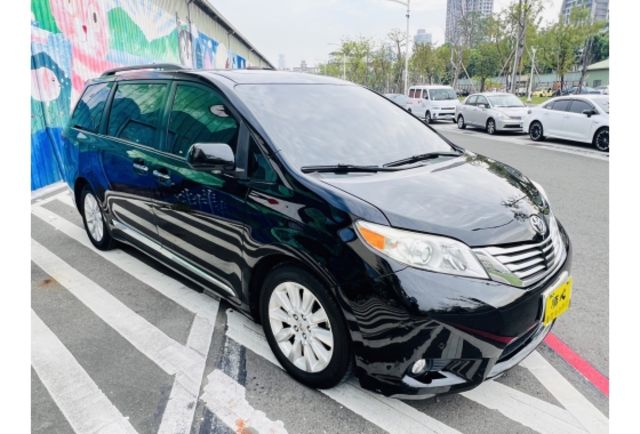 Toyota SIENNA  第1張相片