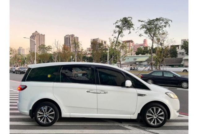 LUXGEN M7 TURBO ECO HYPER  第8張相片