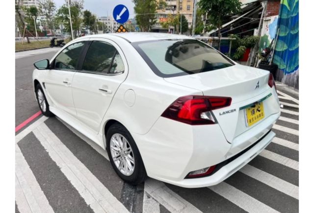 Mitsubishi LANCER  第4張相片