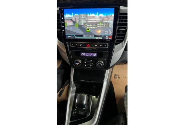 Mitsubishi LANCER  第13張相片