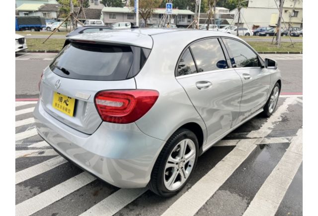 Benz A180  第8張相片