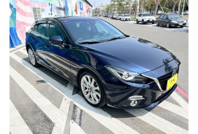 Mazda MAZDA3  第1張相片