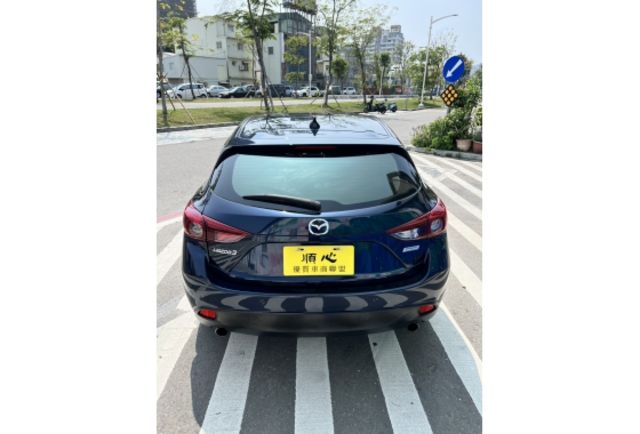 Mazda MAZDA3  第7張相片